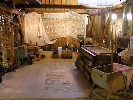 pict: Handcraft museum of Giant Mountains - Ponikl