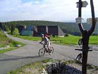 Bild vergrssern: Vom Schwarzen Berg ins Tal (MTB) * Riesengebirge (Krkonose)